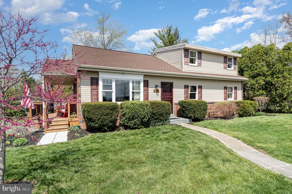 Photo of 929 High Street, AKRON, PA 17501 (MLS # PALA2067786)