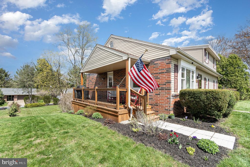 Photo of 929 High Street, AKRON, PA 17501 (MLS # PALA2067786)