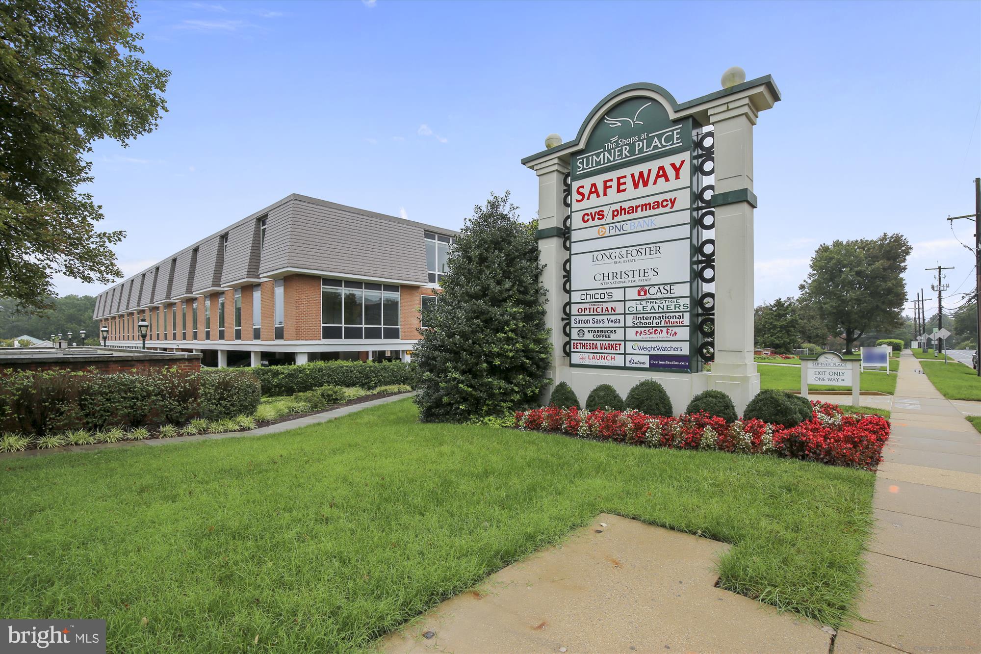 SUMNER VILLAGE - Residential