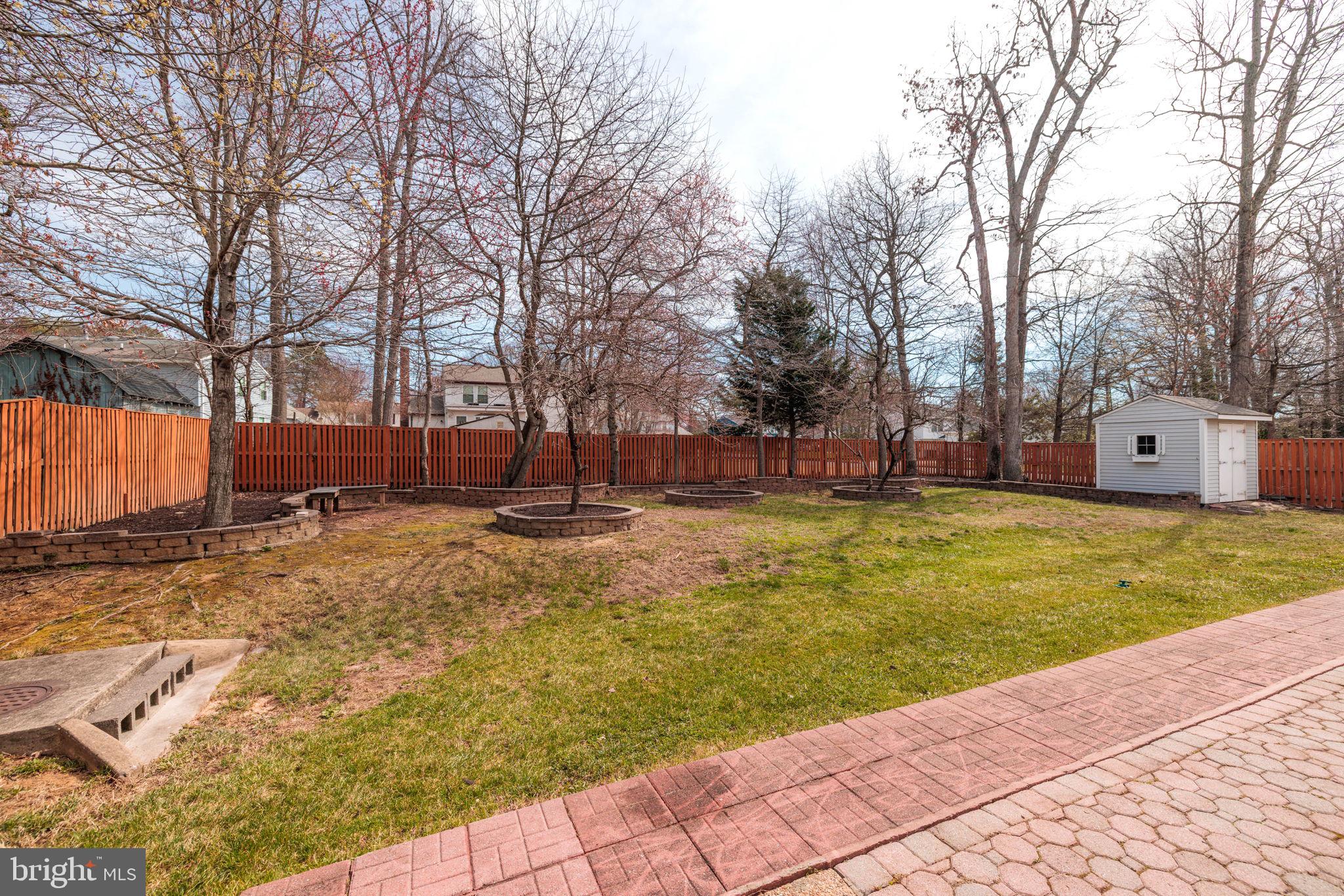 CATON WOODS - Residential