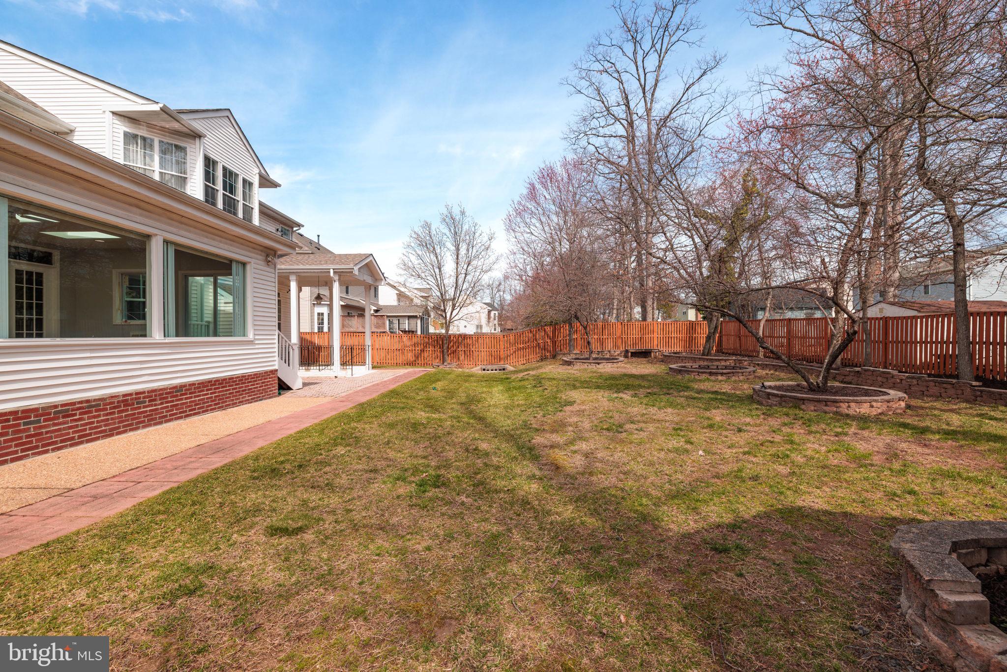 CATON WOODS - Residential