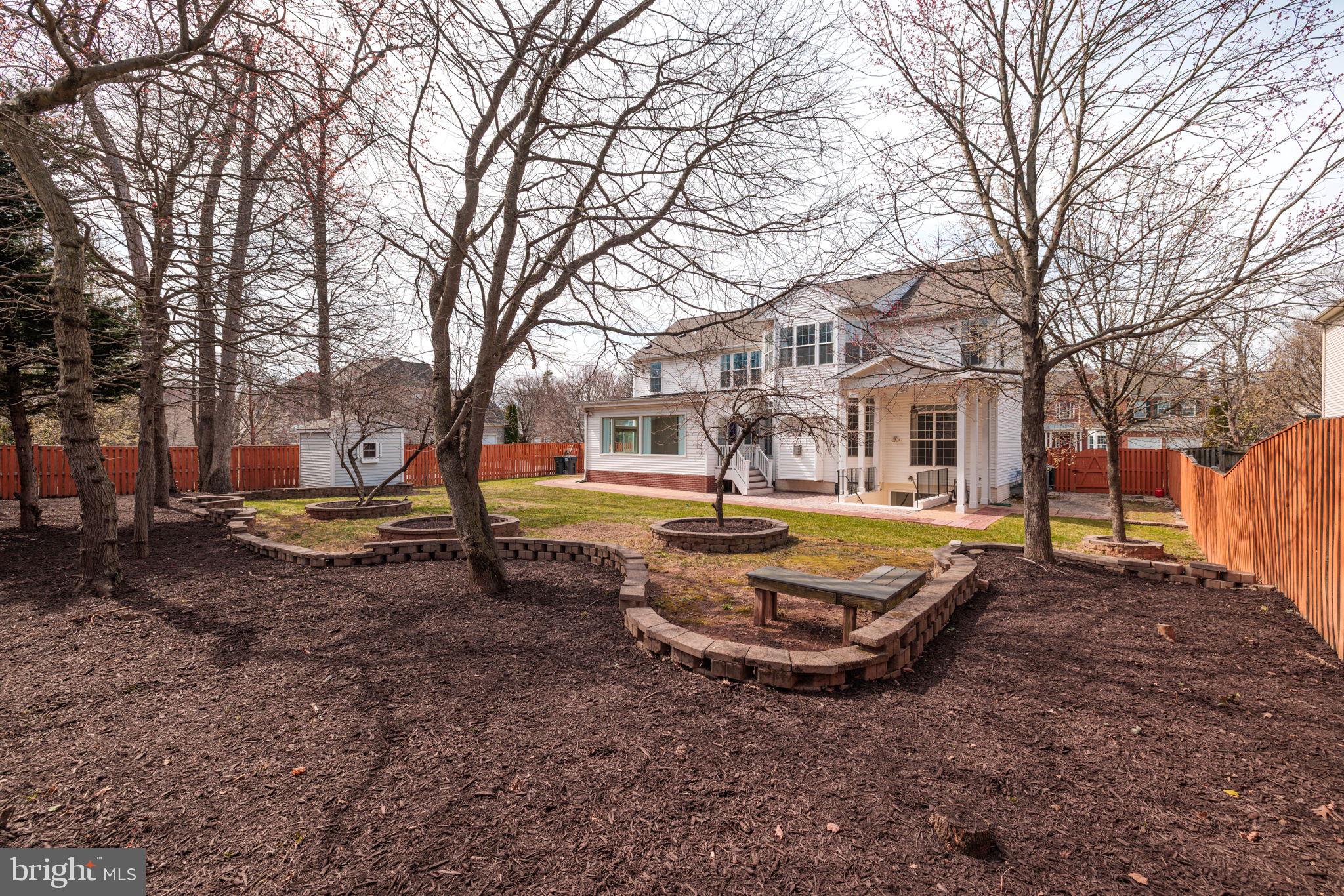 CATON WOODS - Residential