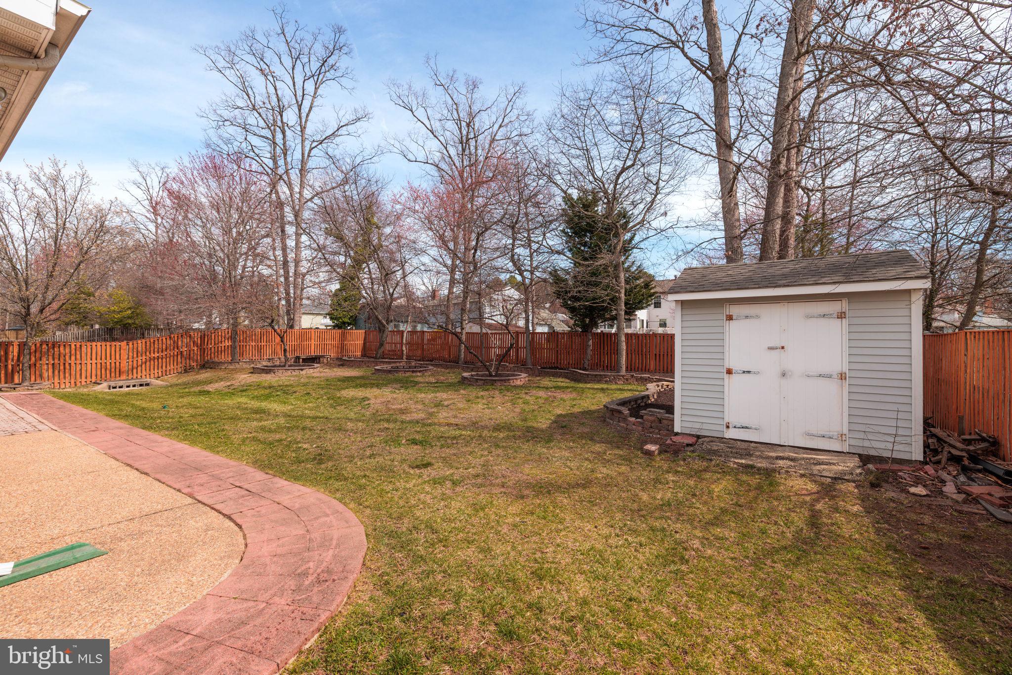 CATON WOODS - Residential