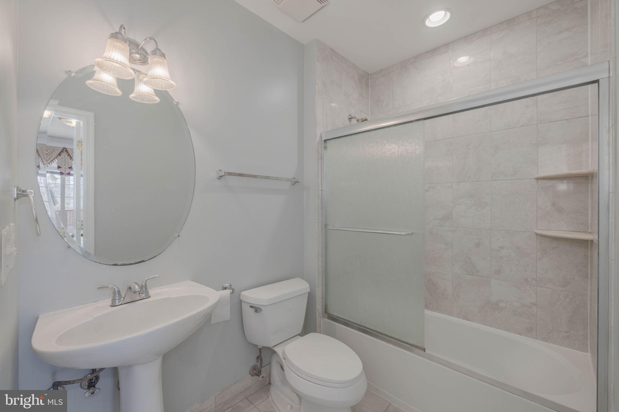 CATON WOODS - Residential