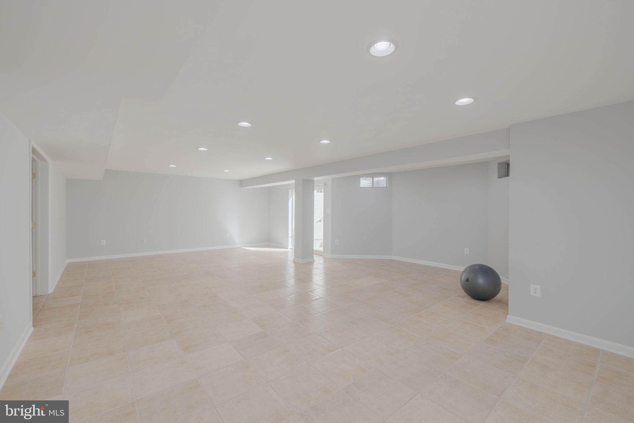 CATON WOODS - Residential