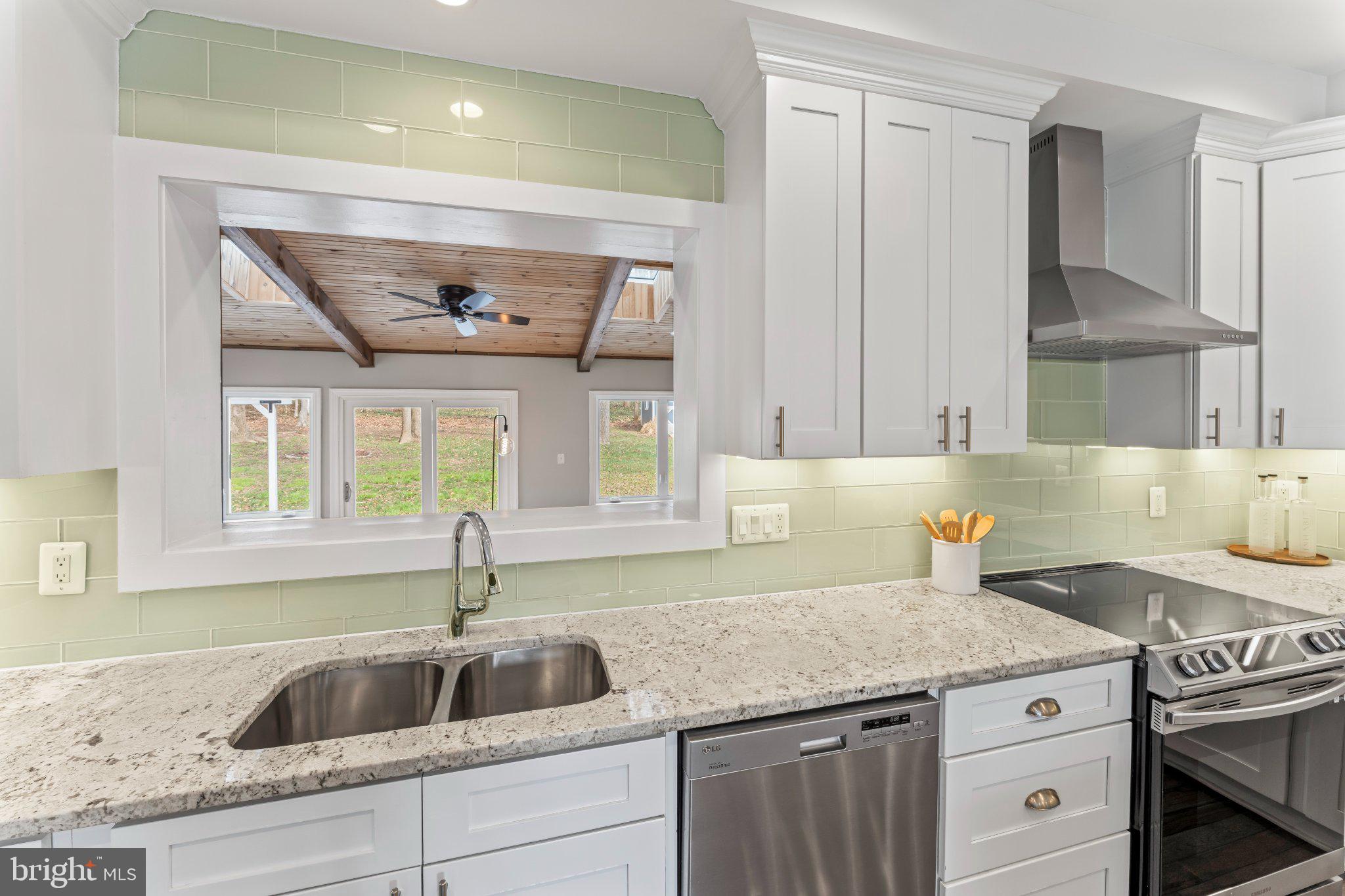 LAKE BARCROFT - Residential