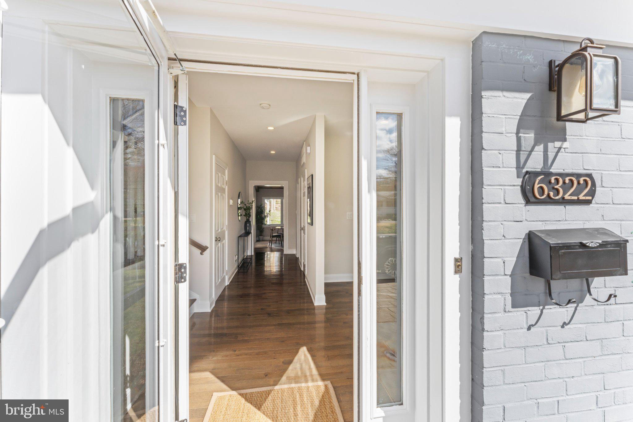 LAKE BARCROFT - Residential