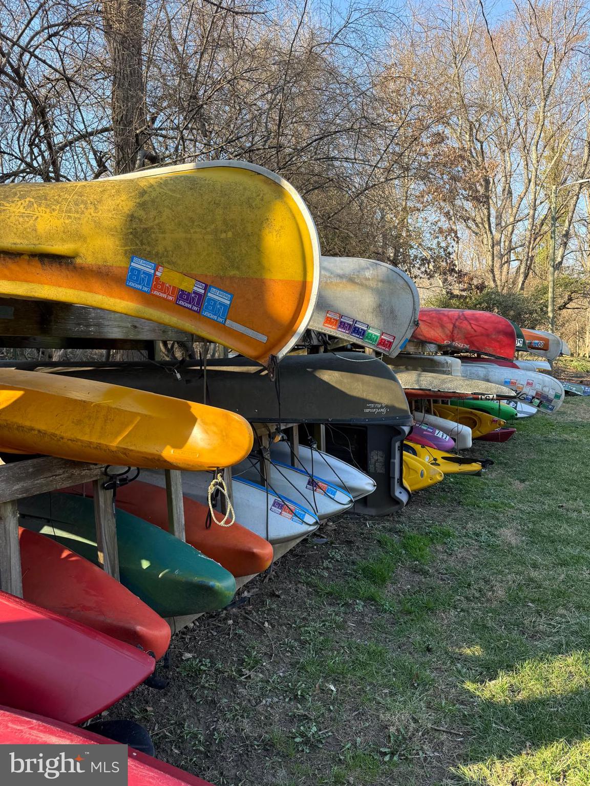 LAKE BARCROFT - Residential