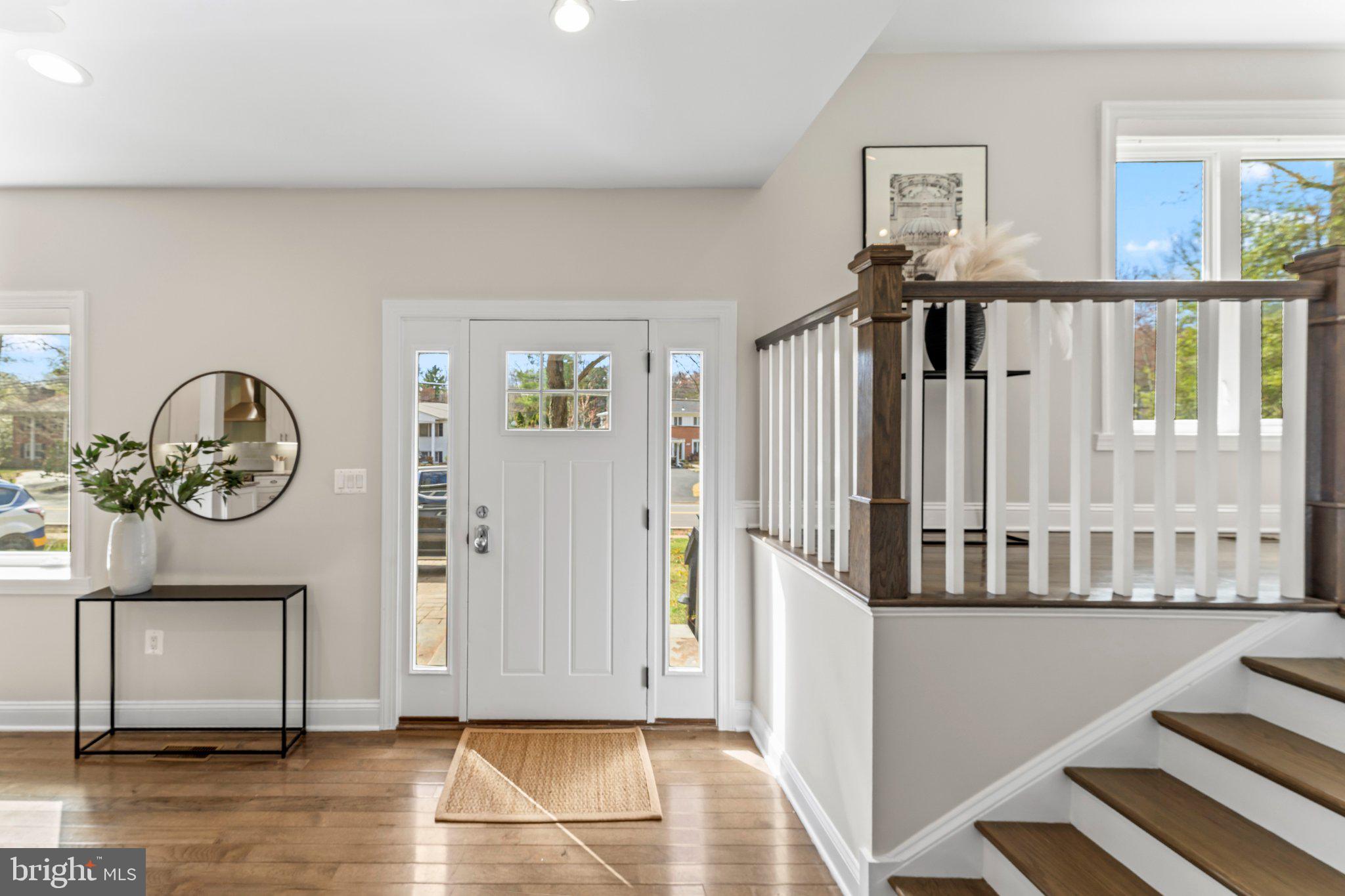 LAKE BARCROFT - Residential