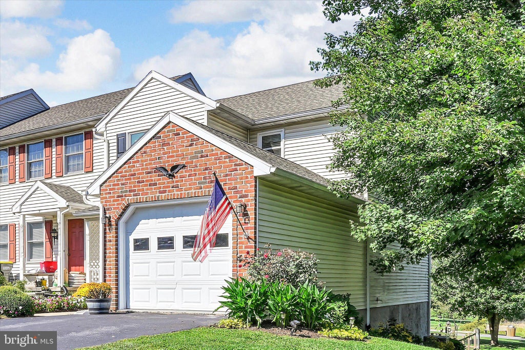 Photo of 11 Parkview Drive, REINHOLDS, PA 17569 (MLS # PALA2095392)