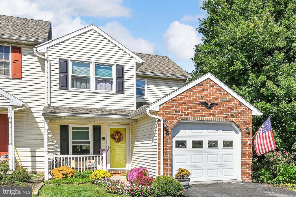 Photo of 11 Parkview Drive, REINHOLDS, PA 17569 (MLS # PALA2095392)