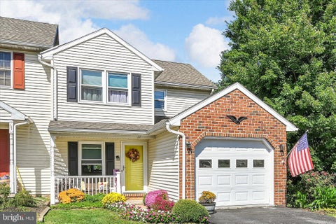 Townhouse For Sale - 11 Parkview Drive<br/> Lancaster County, REINHOLDS, PA 17569