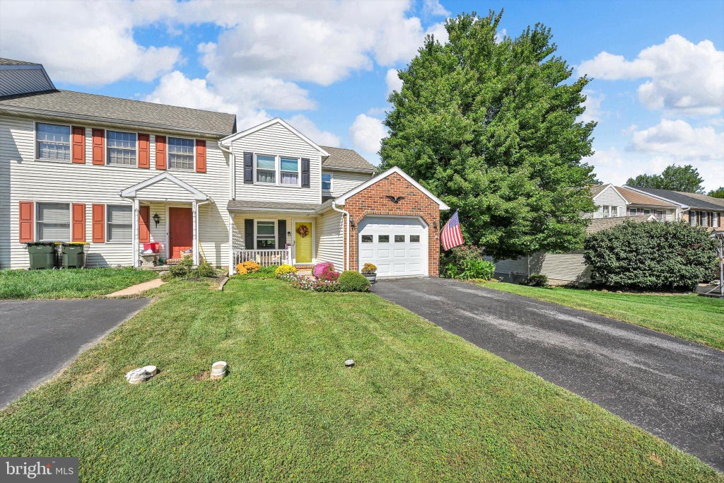 Photo of 11 Parkview Drive, REINHOLDS, PA 17569 (MLS # PALA2095392)