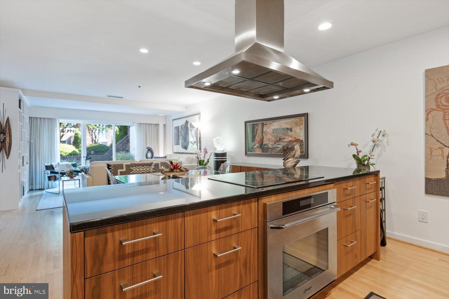 115 N LEE STREET BH207