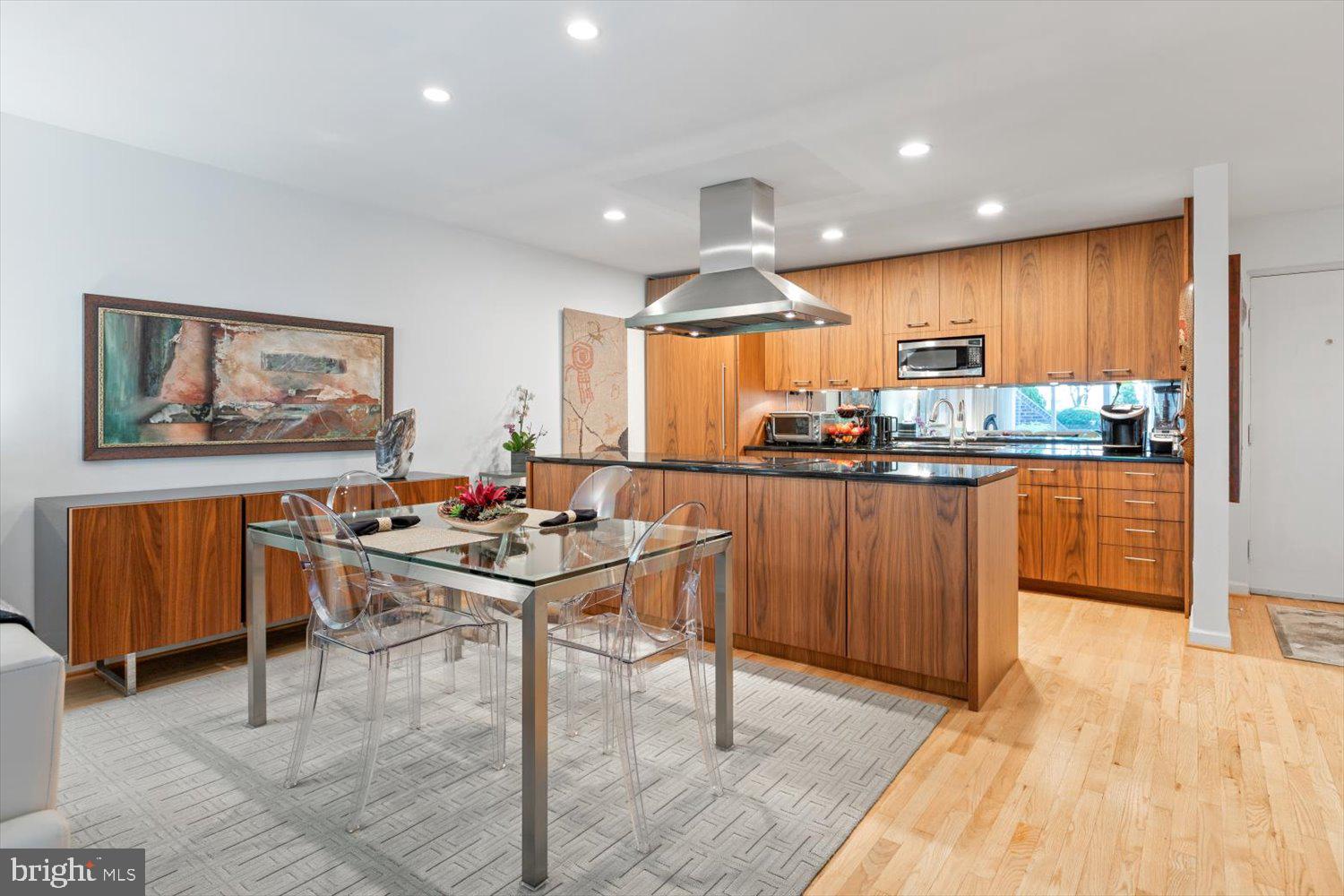 115 N LEE STREET BH207