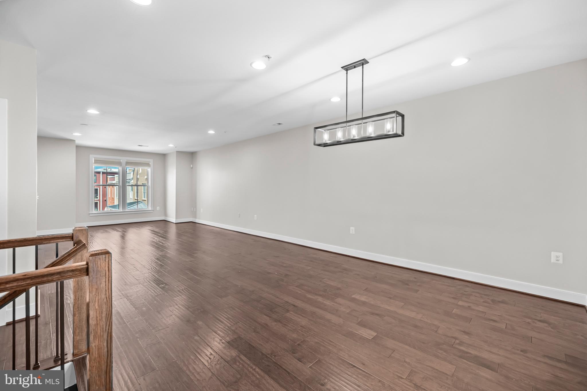 2109 MAIN LINE 102