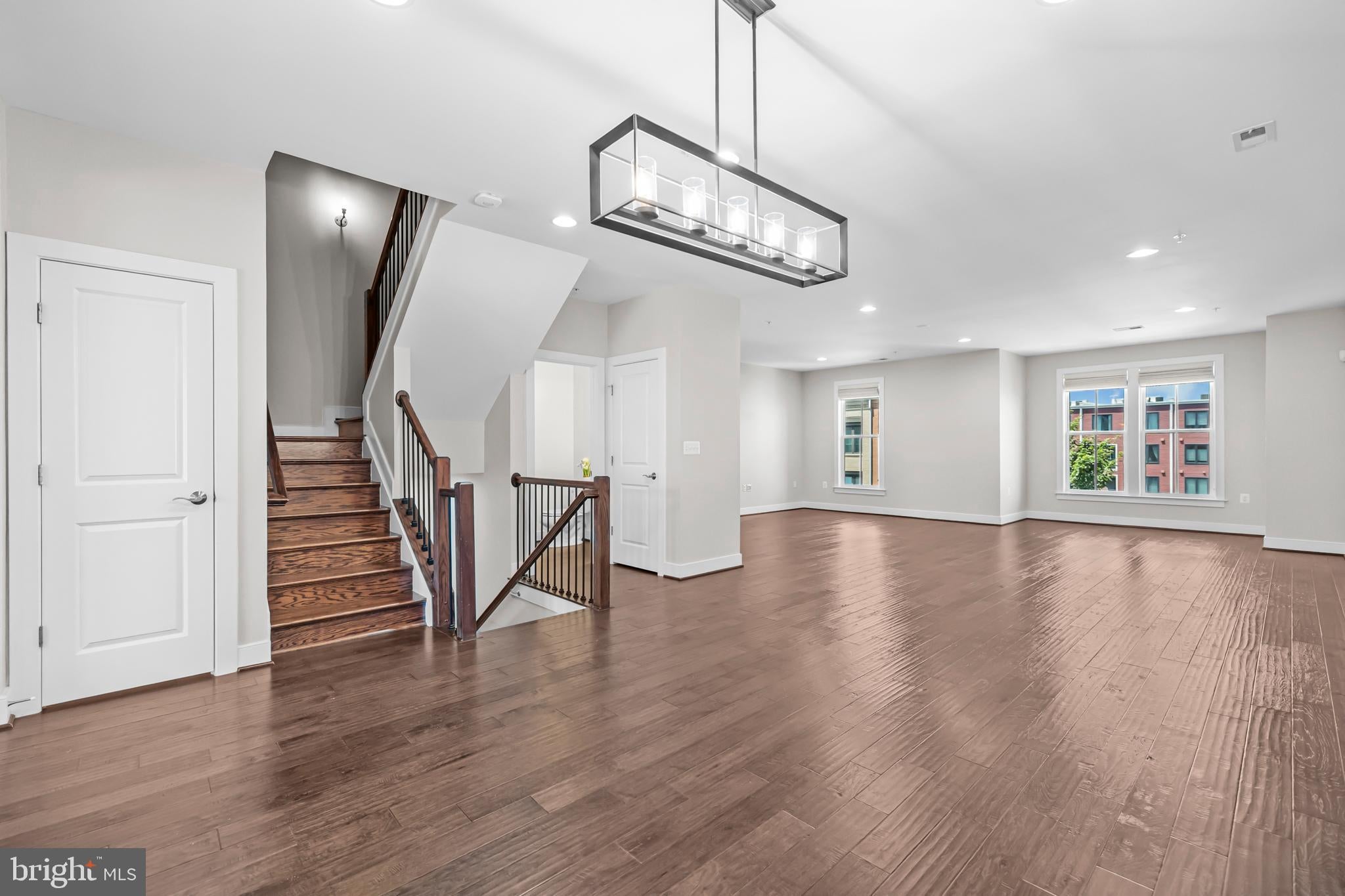 2109 MAIN LINE 102