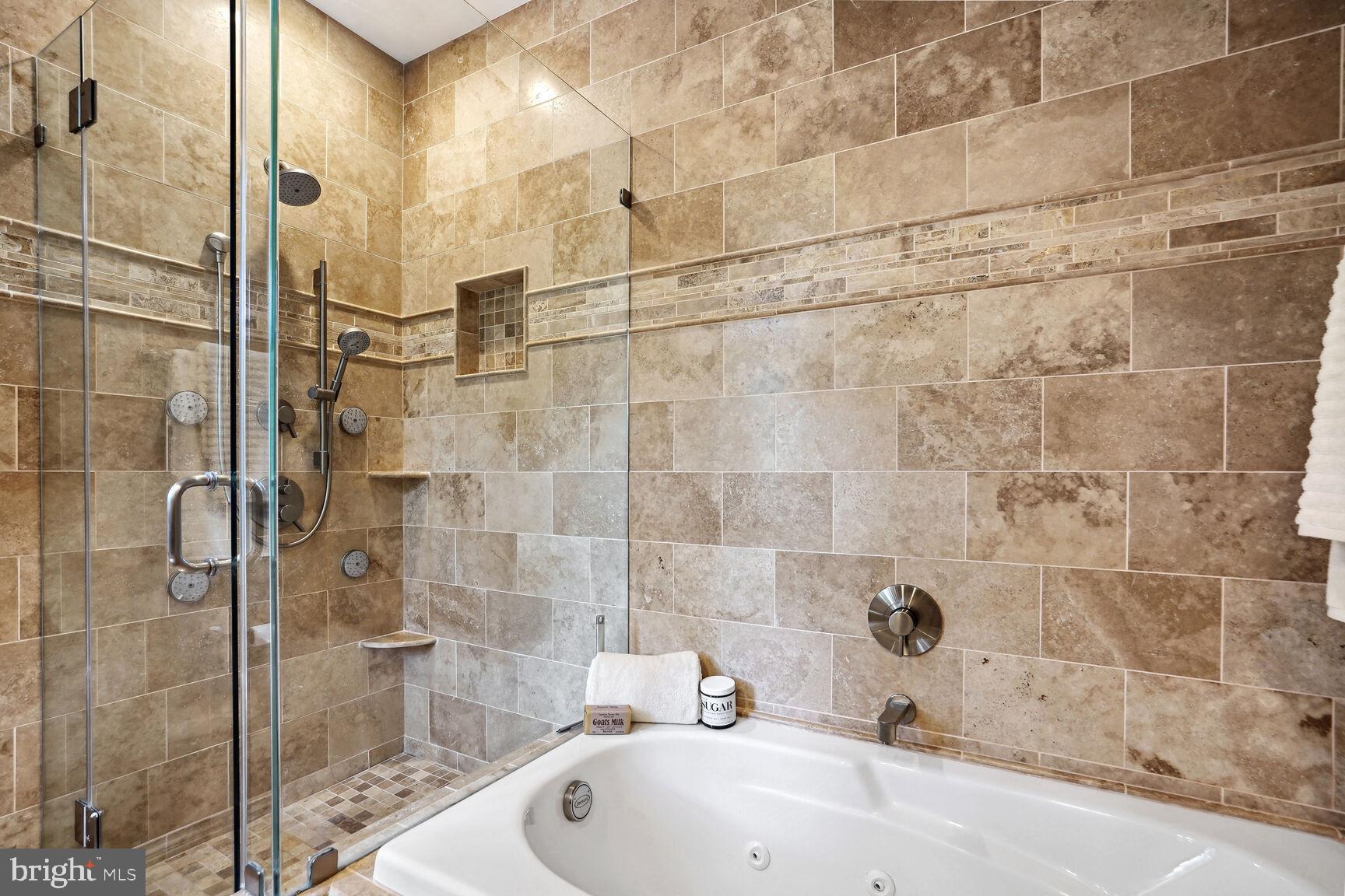 KINGS MANOR SCOTTS - Residential