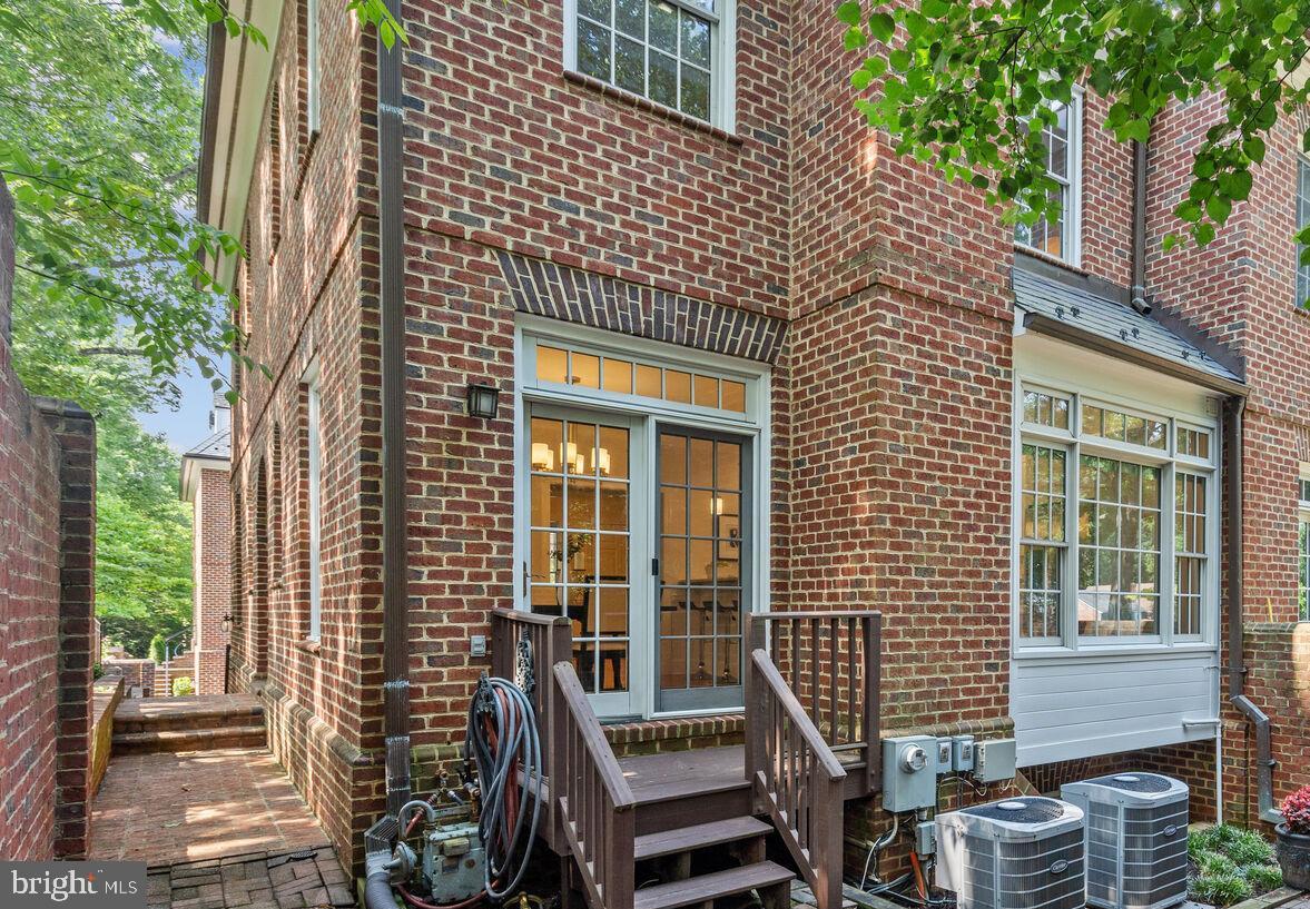 KINGS MANOR SCOTTS - Residential