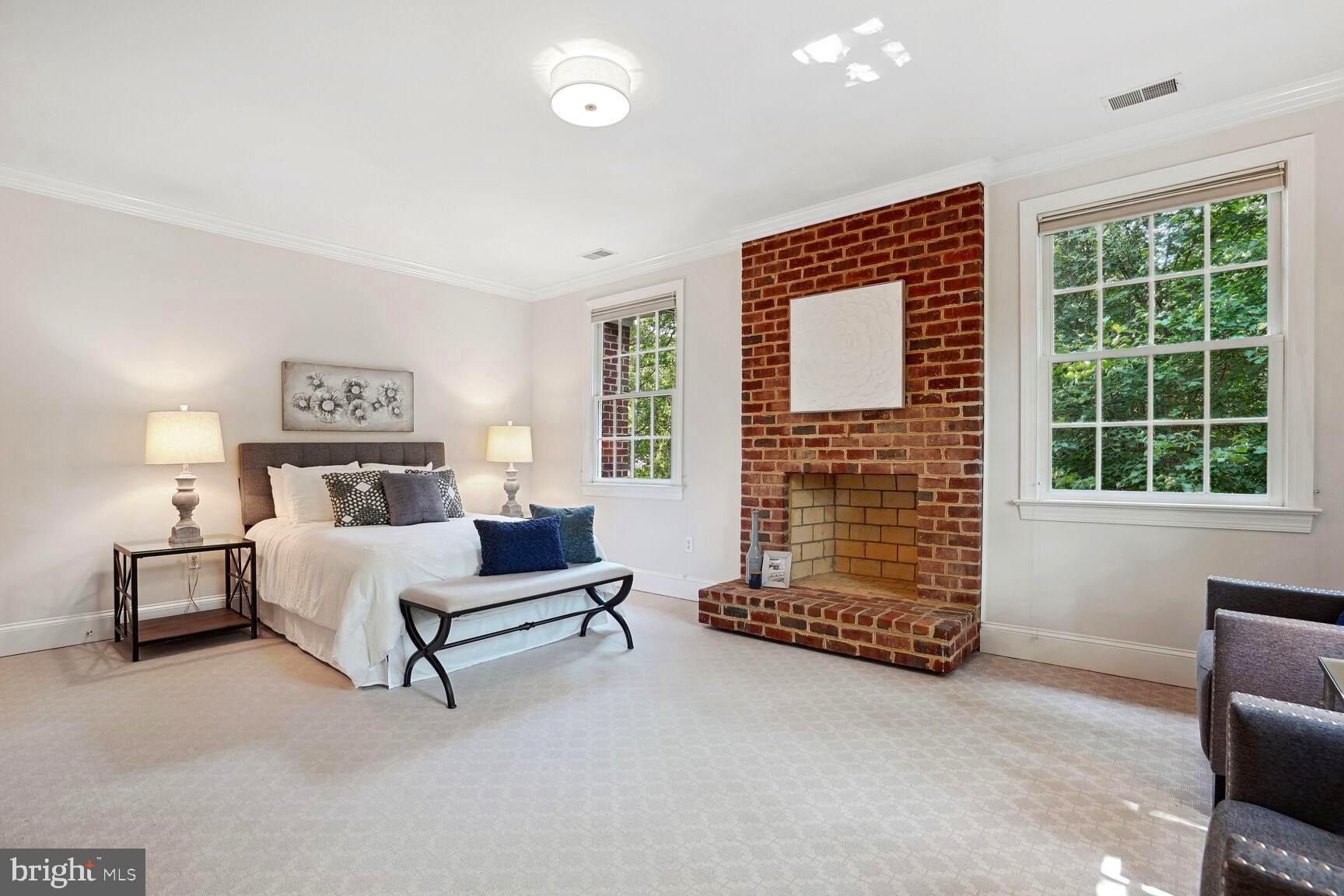 KINGS MANOR SCOTTS - Residential