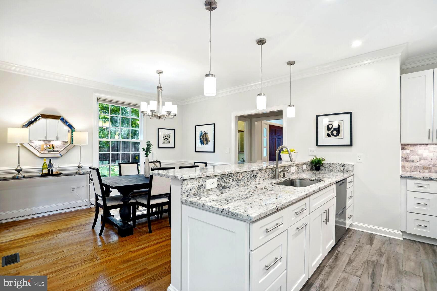 KINGS MANOR SCOTTS - Residential