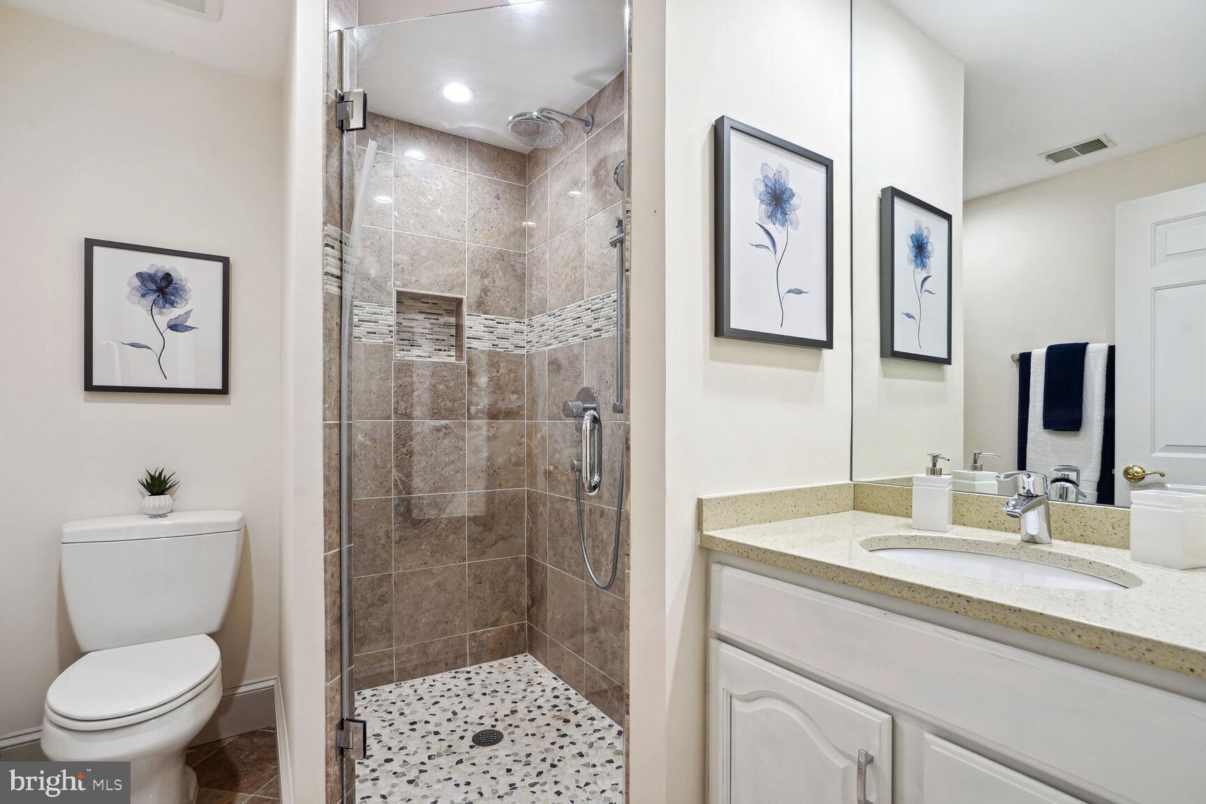 KINGS MANOR SCOTTS - Residential