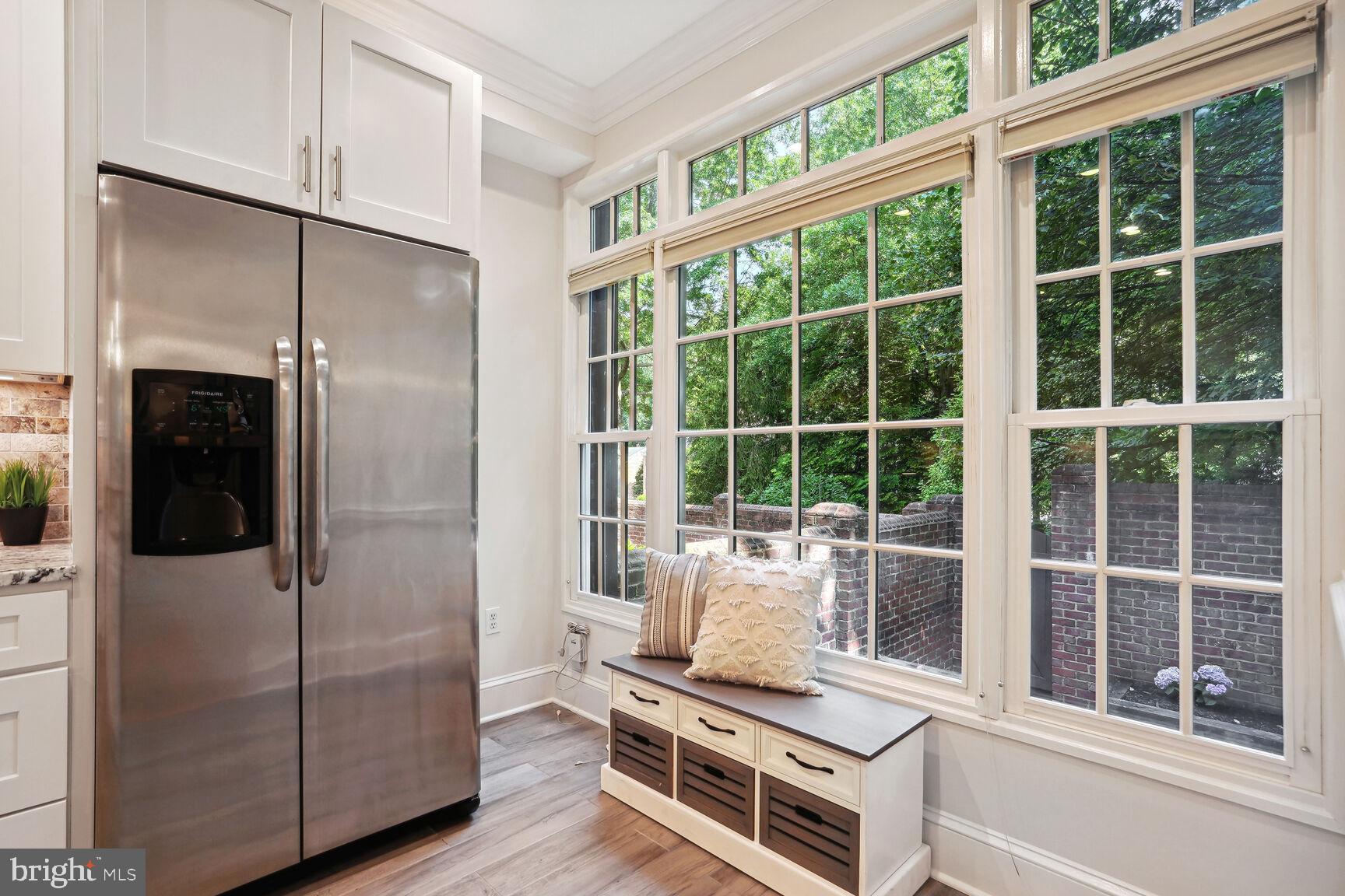 KINGS MANOR SCOTTS - Residential