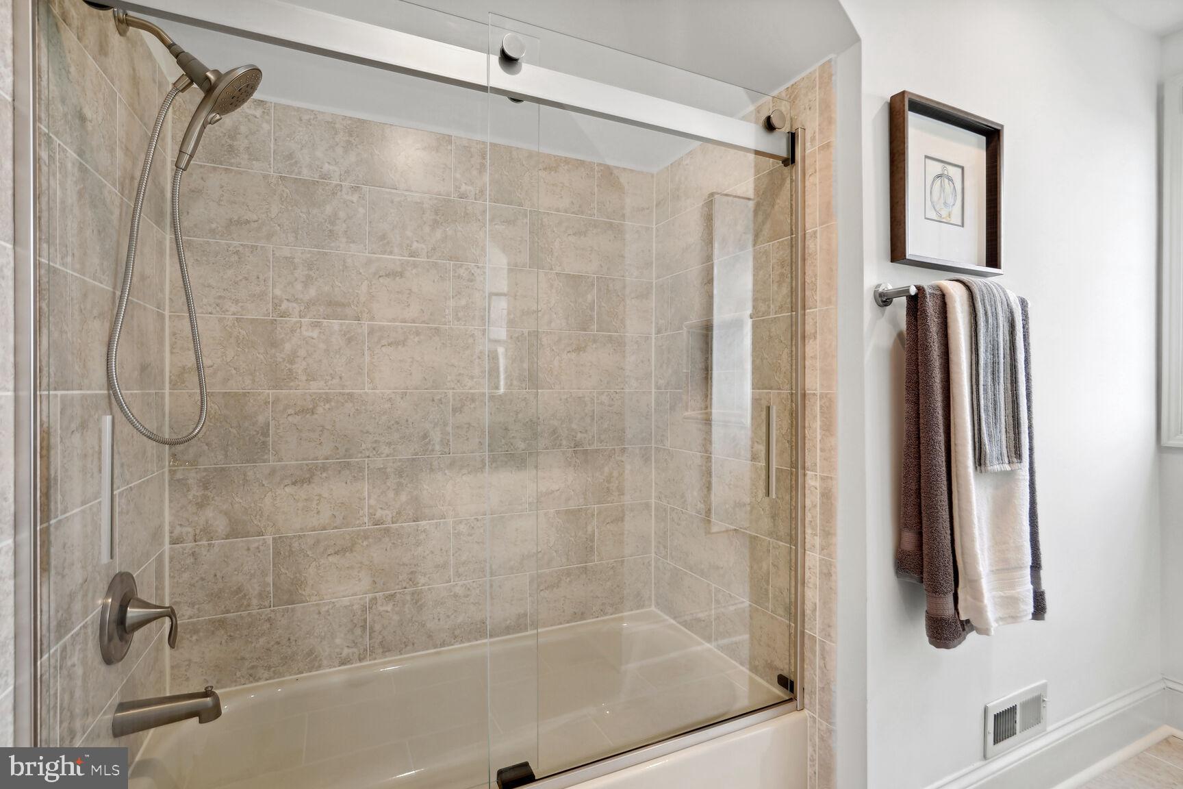 KINGS MANOR SCOTTS - Residential