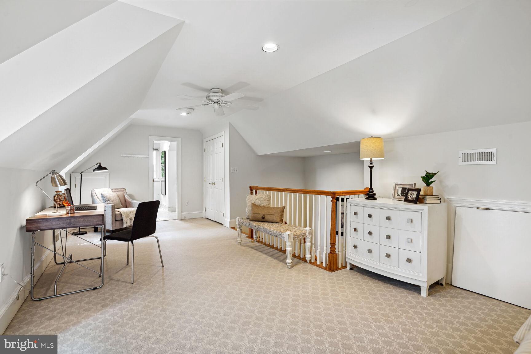 KINGS MANOR SCOTTS - Residential