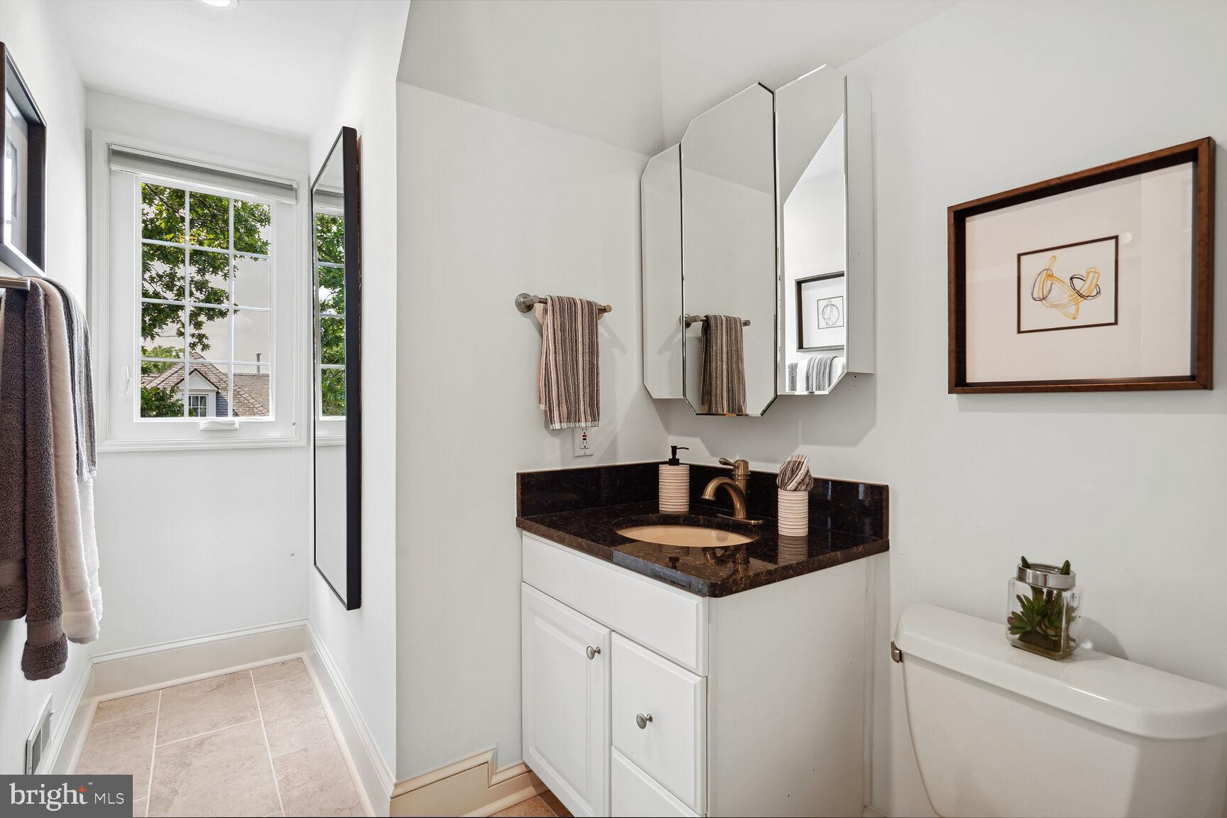 KINGS MANOR SCOTTS - Residential