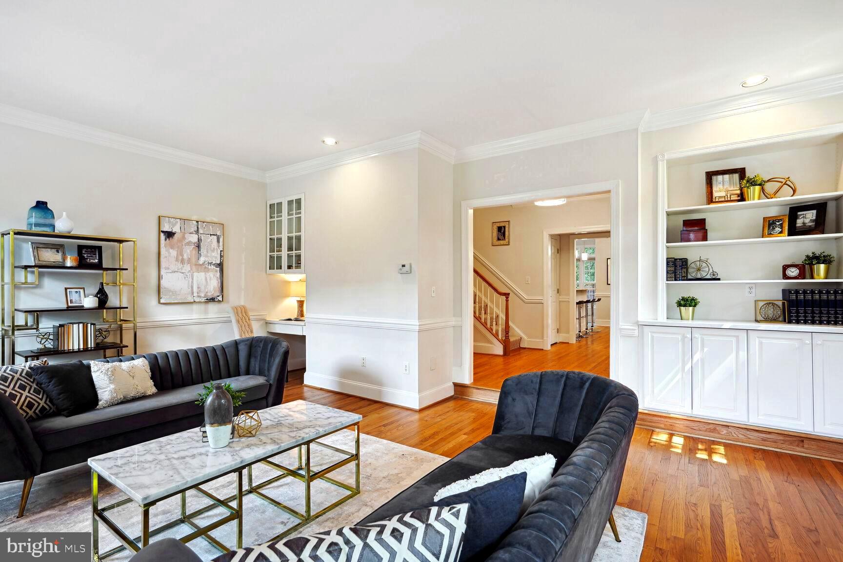 KINGS MANOR SCOTTS - Residential