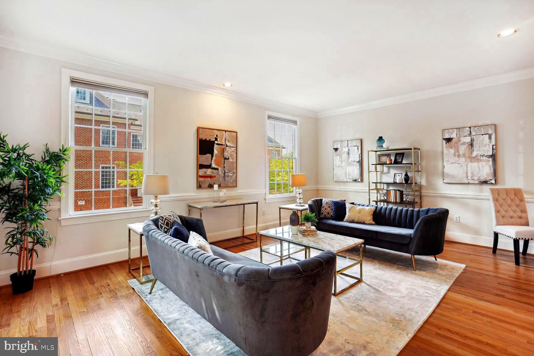 KINGS MANOR SCOTTS - Residential