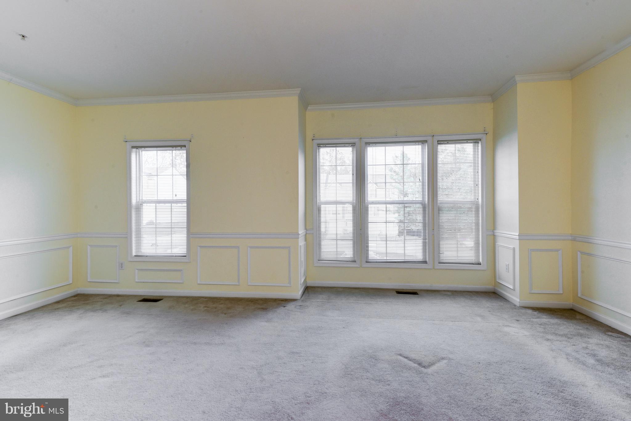 EMERALD KNOLLS - Residential