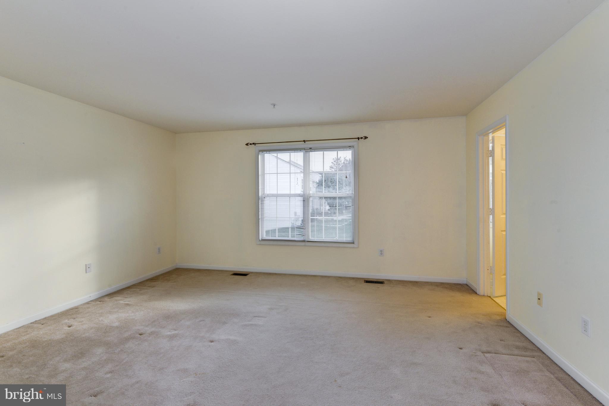 EMERALD KNOLLS - Residential