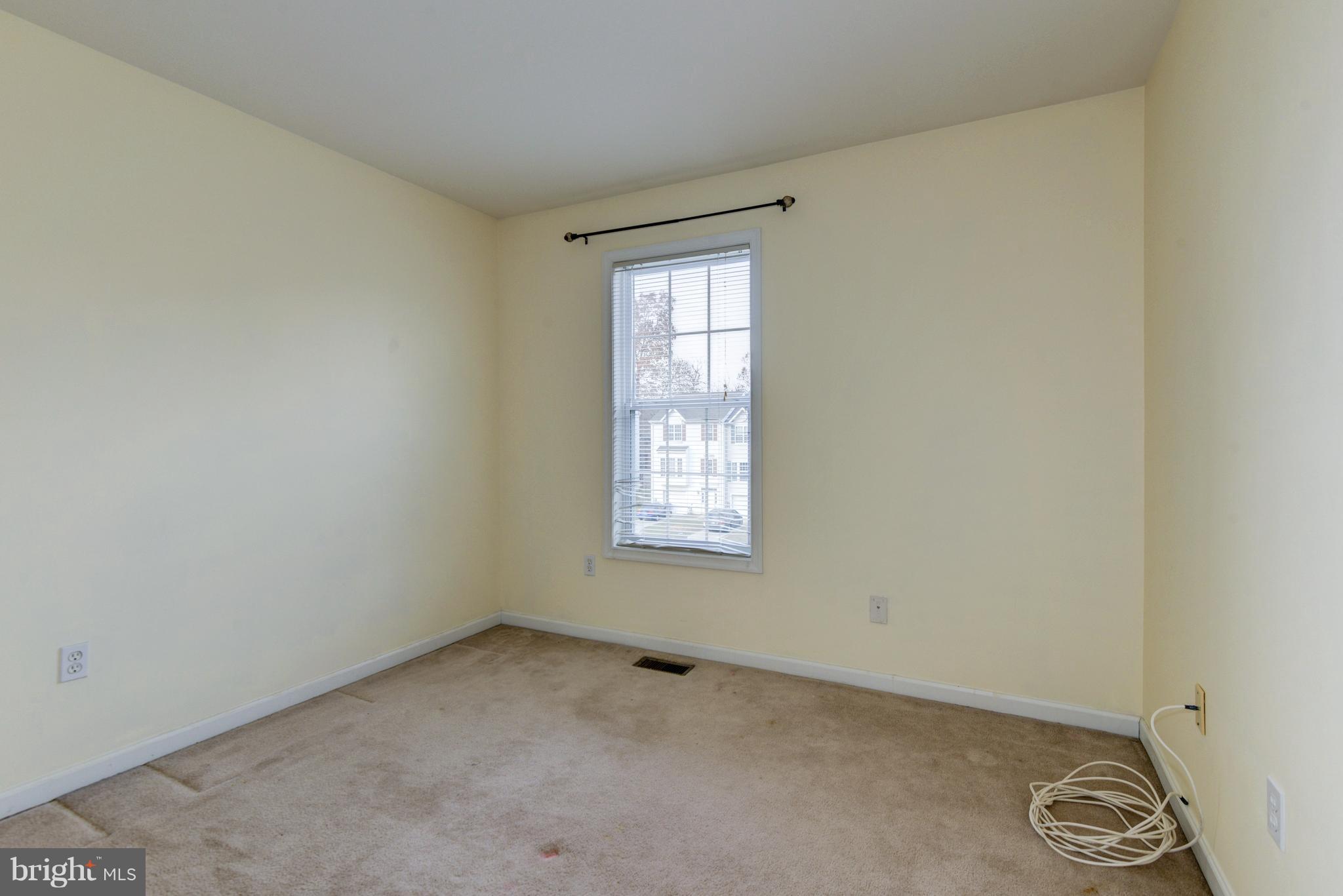 EMERALD KNOLLS - Residential