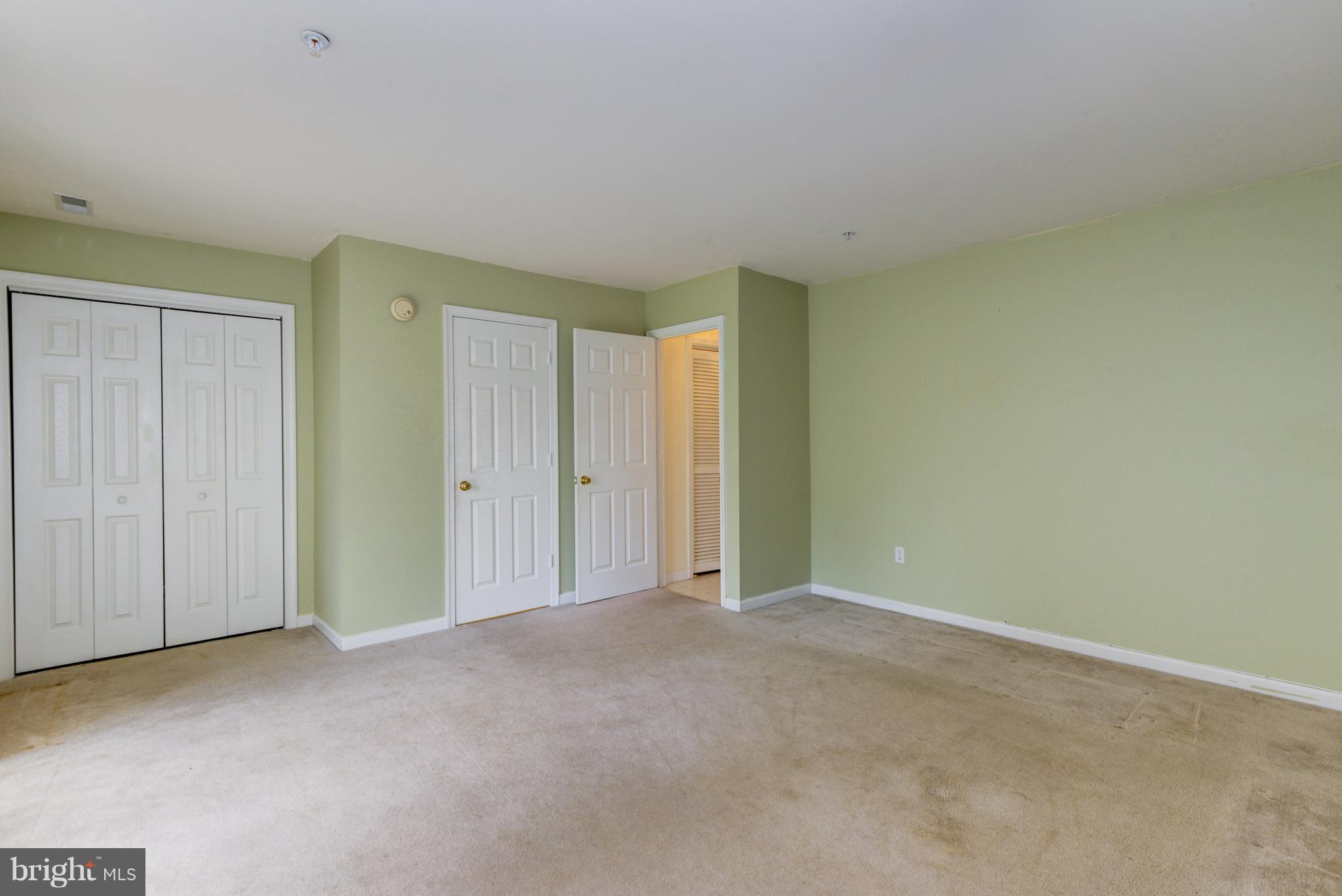 EMERALD KNOLLS - Residential