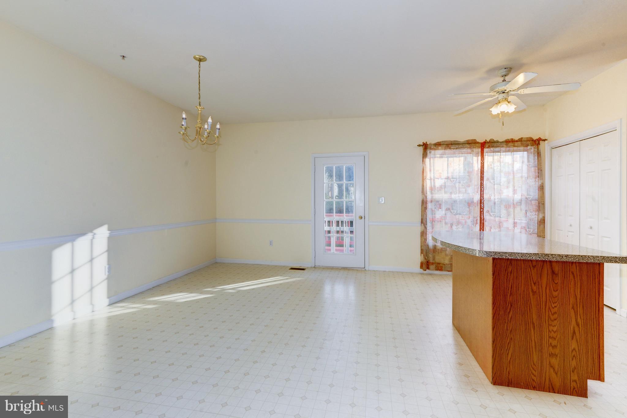 EMERALD KNOLLS - Residential