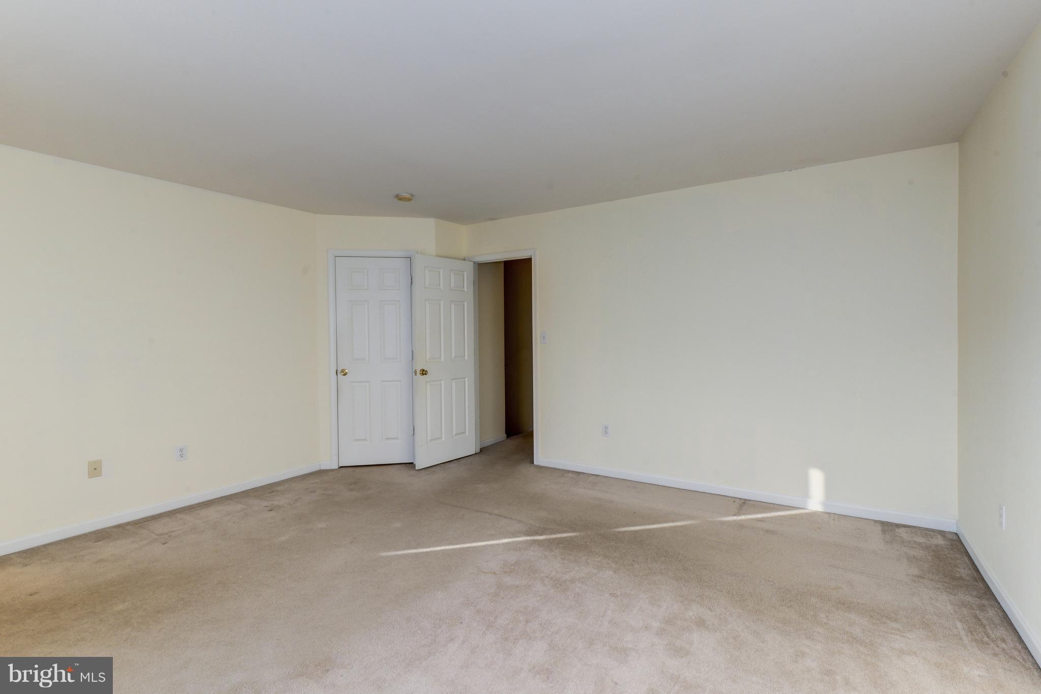 EMERALD KNOLLS - Residential