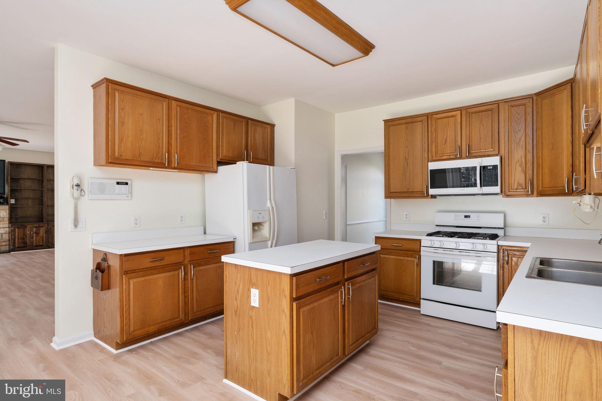 HUNTERS RIDGE - Residential