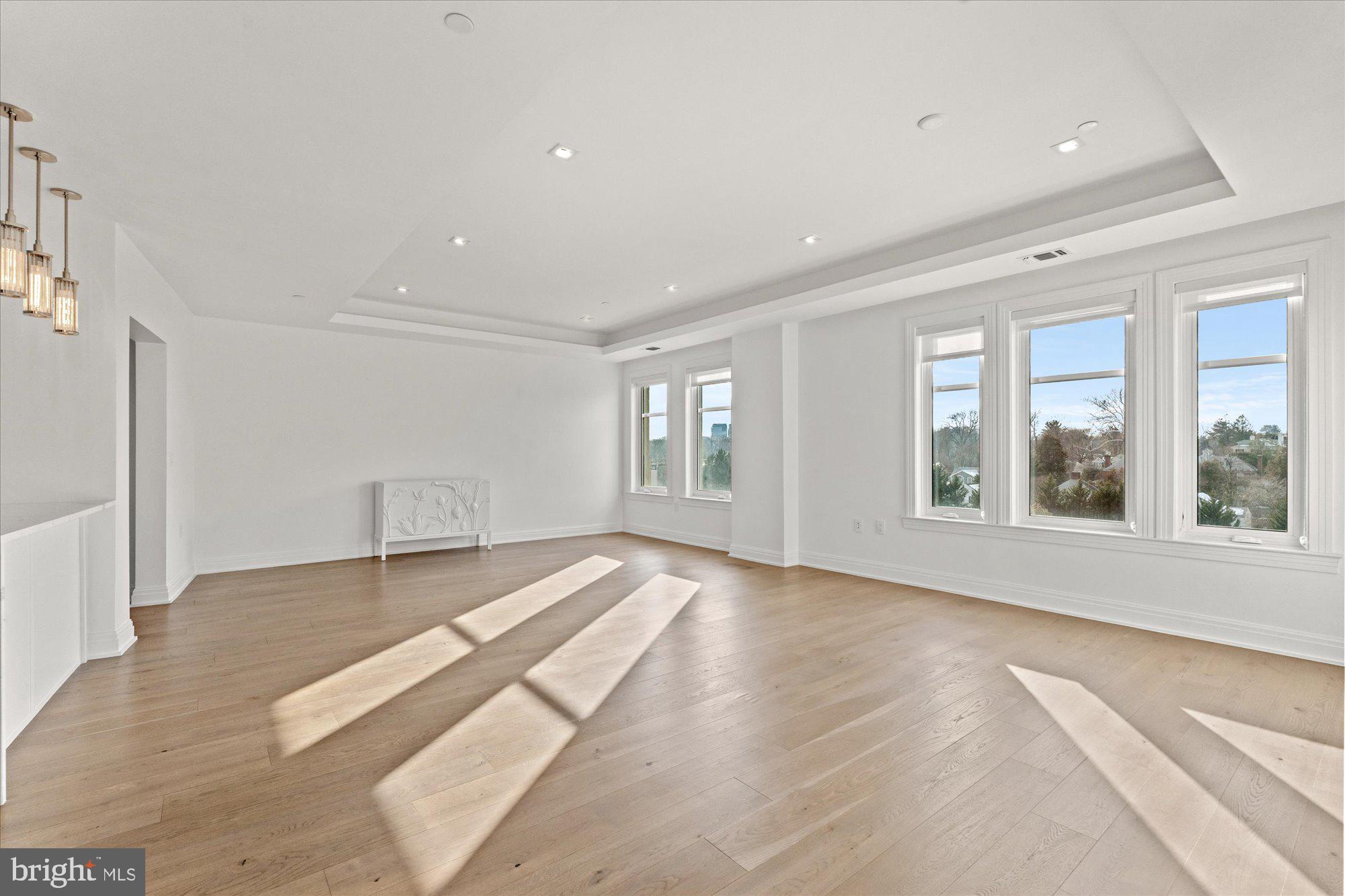 CHEVY CHASE - Residential