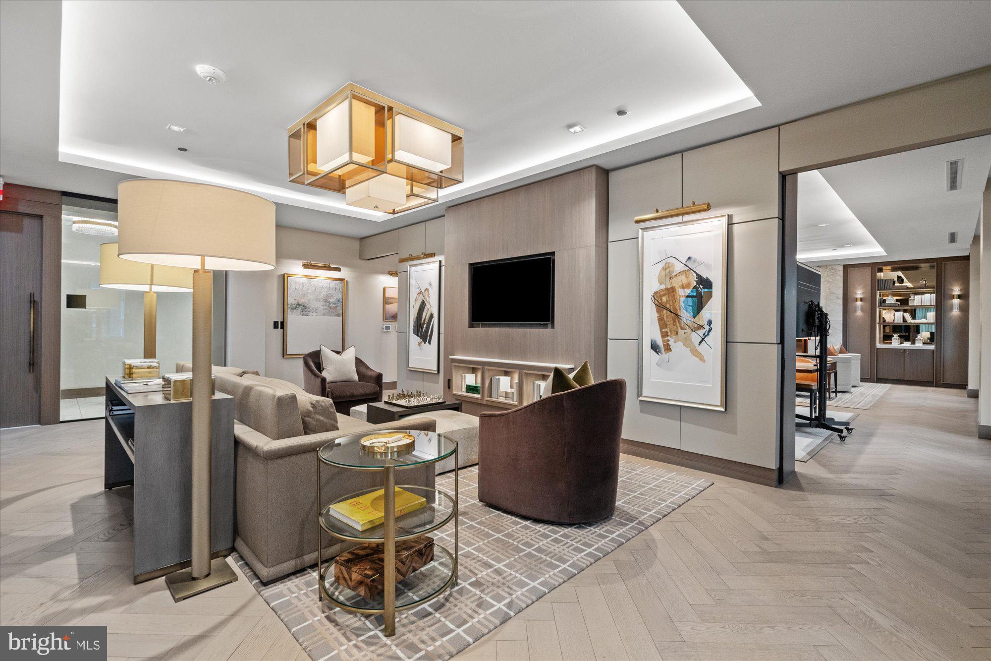 CHEVY CHASE - Residential