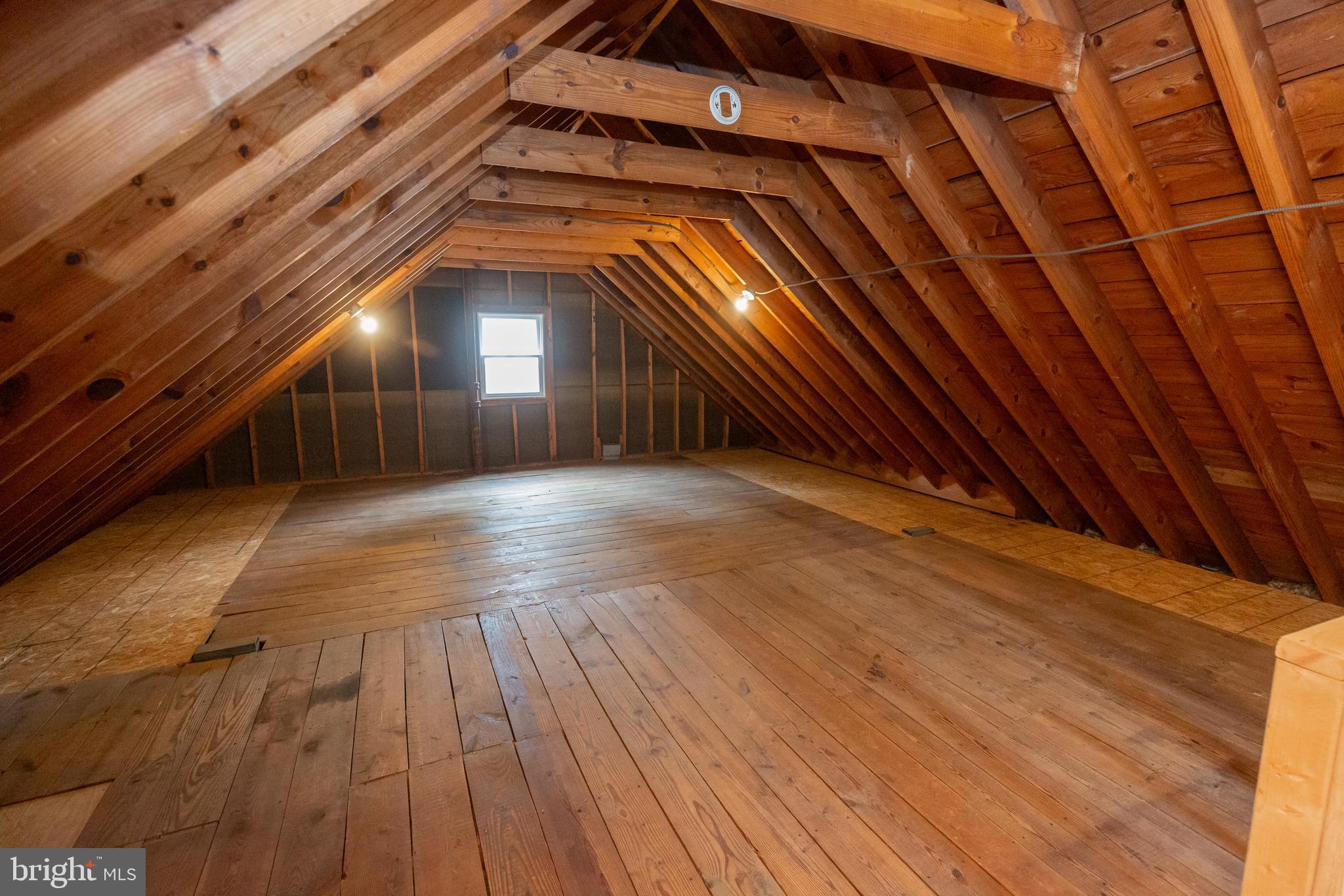 WOODSIDE KNOLLS - Residential