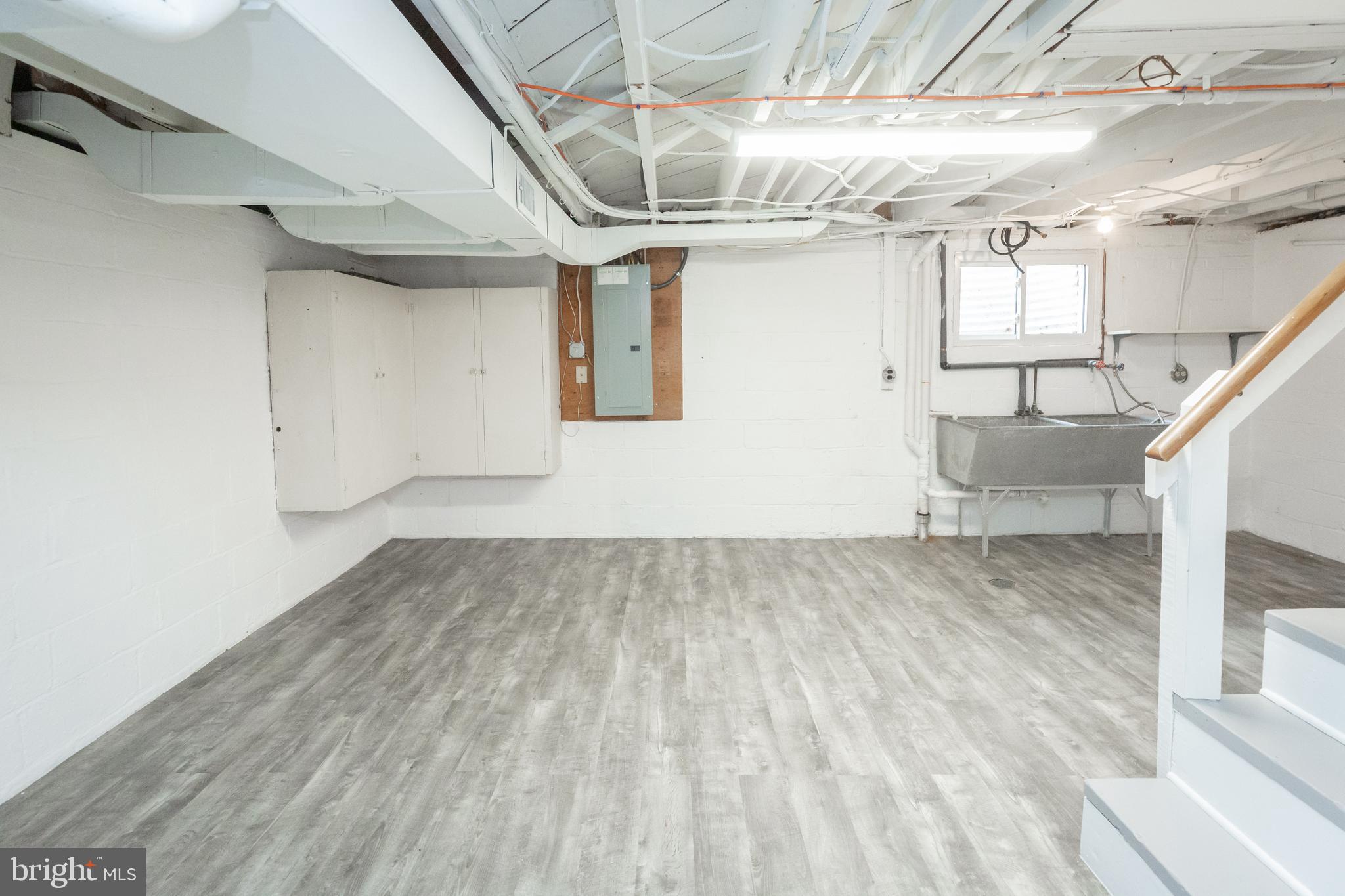 WOODSIDE KNOLLS - Residential