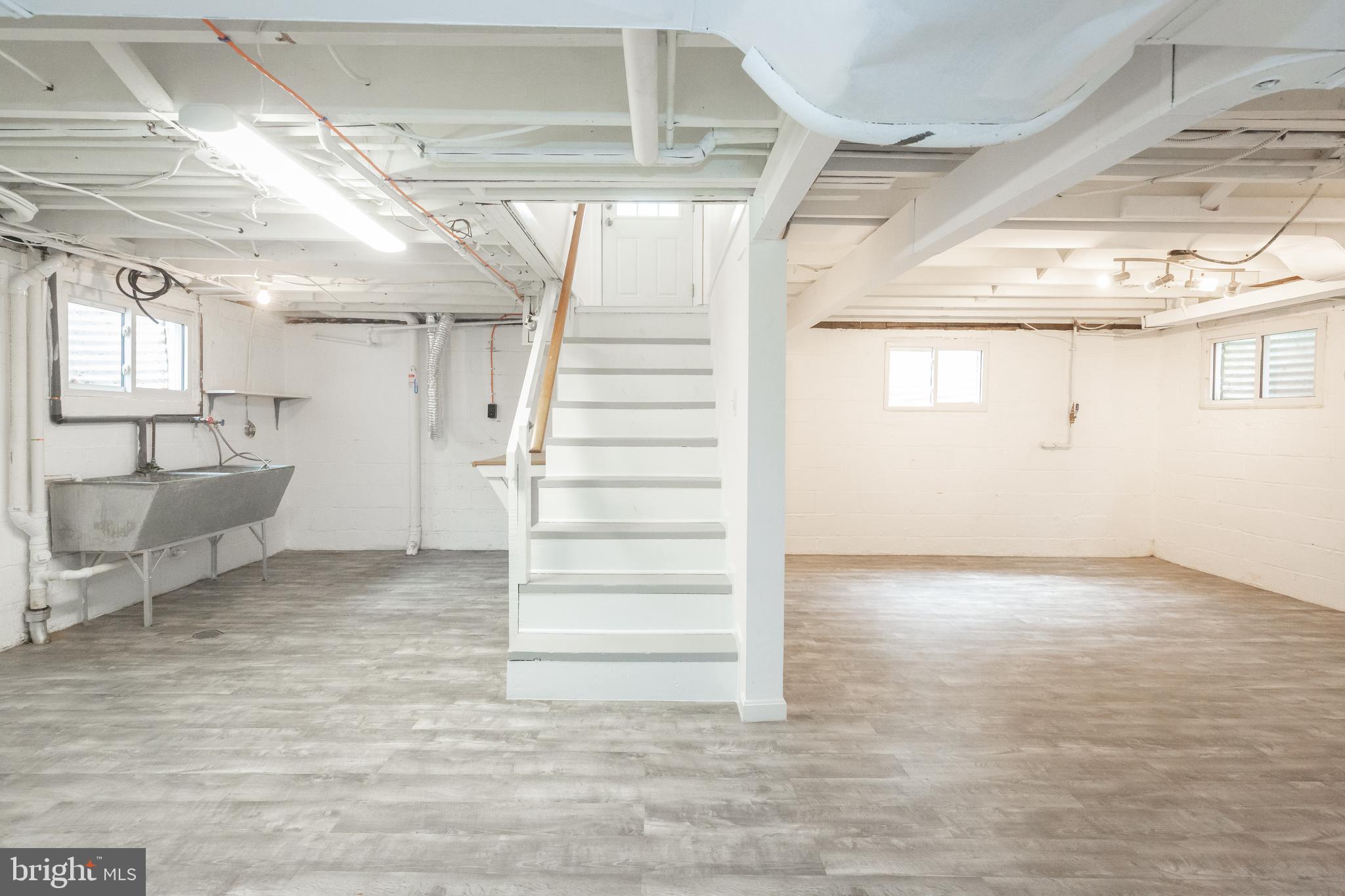 WOODSIDE KNOLLS - Residential