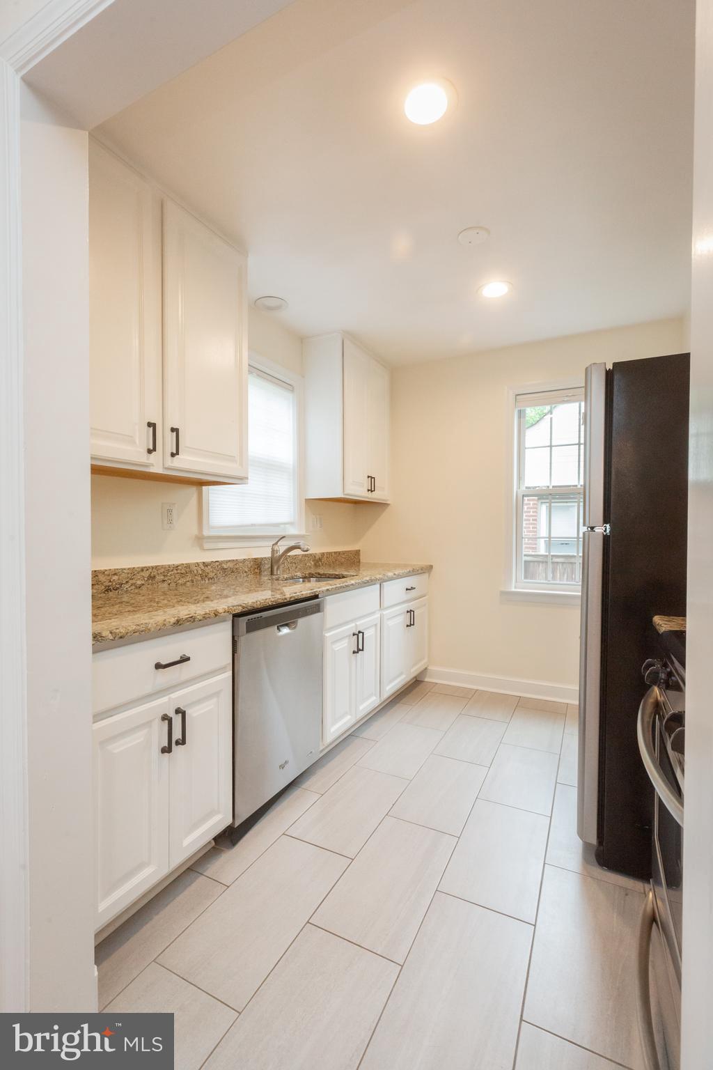 WOODSIDE KNOLLS - Residential