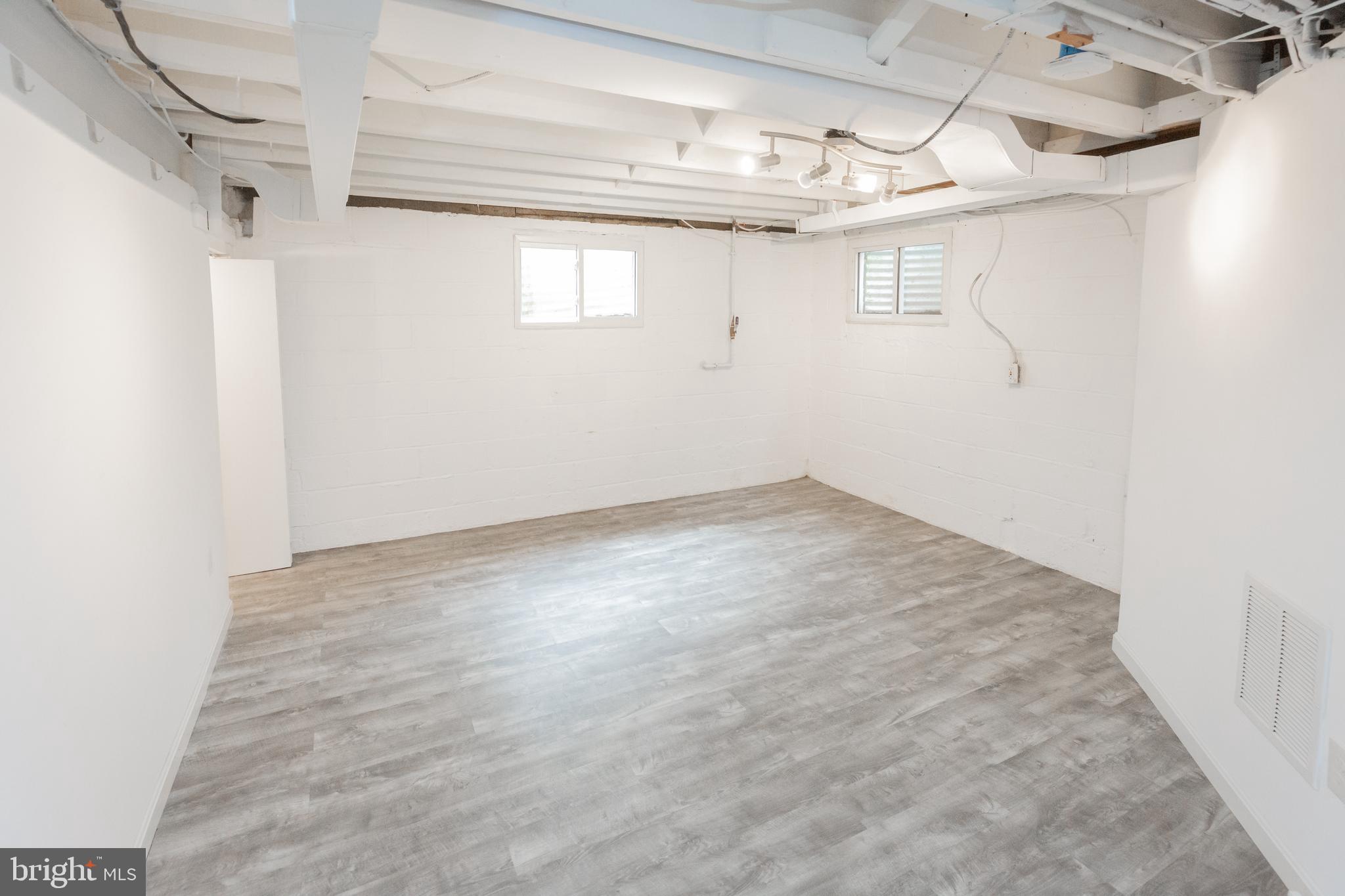 WOODSIDE KNOLLS - Residential