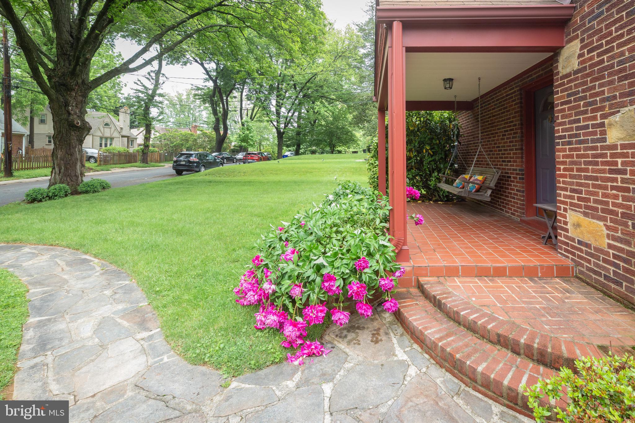 WOODSIDE KNOLLS - Residential