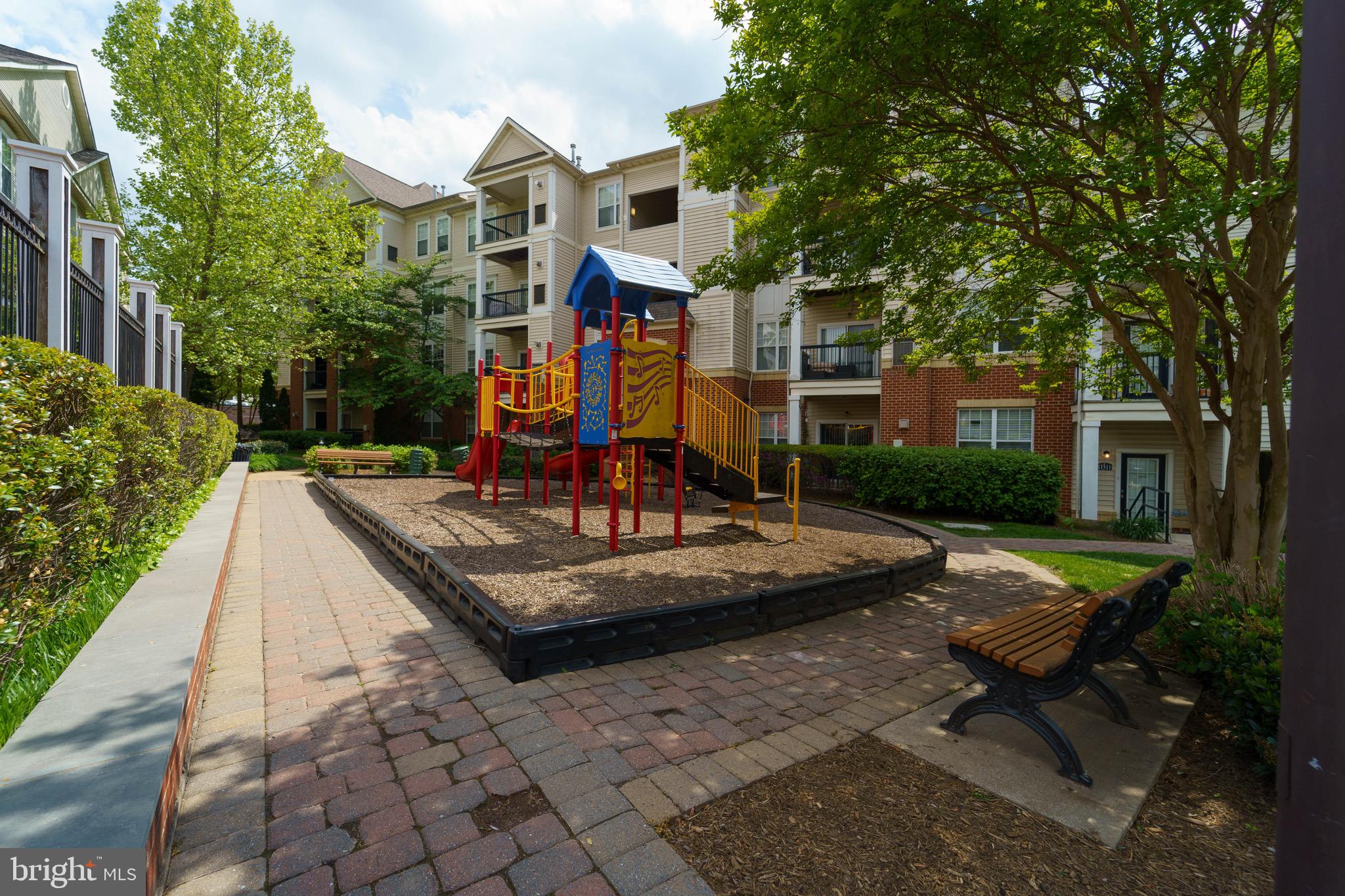 FAIRFAX RIDGE CONDOS - Residential Lease