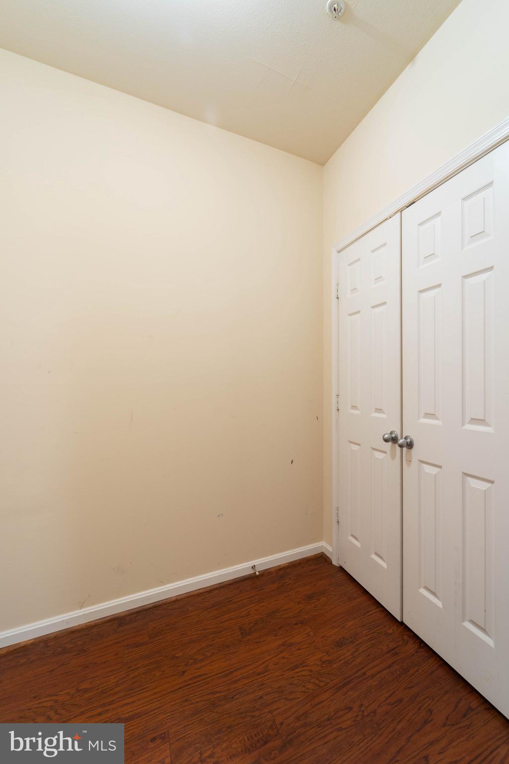 FAIRFAX RIDGE CONDOS - Residential Lease