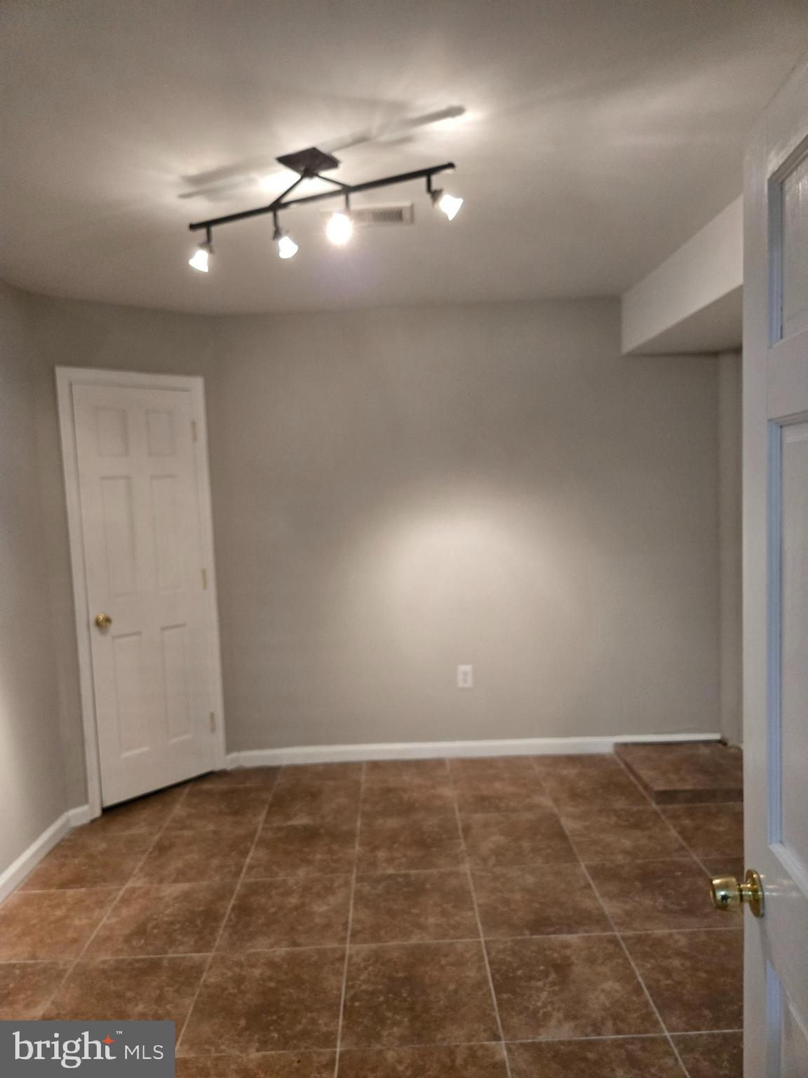 MARKET CENTER HISTORIC DISTRICT - Commercial Lease